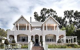 Parkes Manor